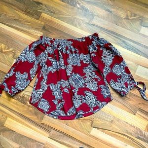 Express off the shoulder 3/4 sleeve